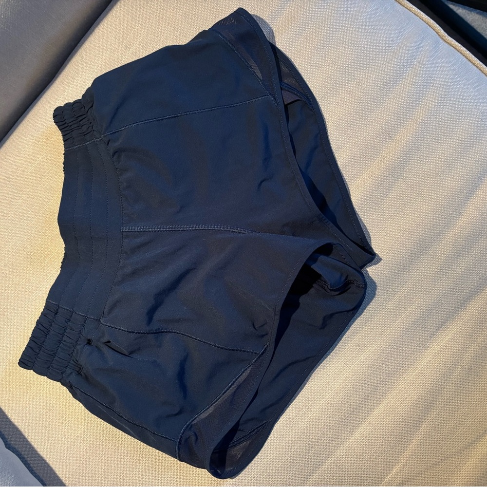 Lululemon Hotty Hot EUC SZ 4 Navy
